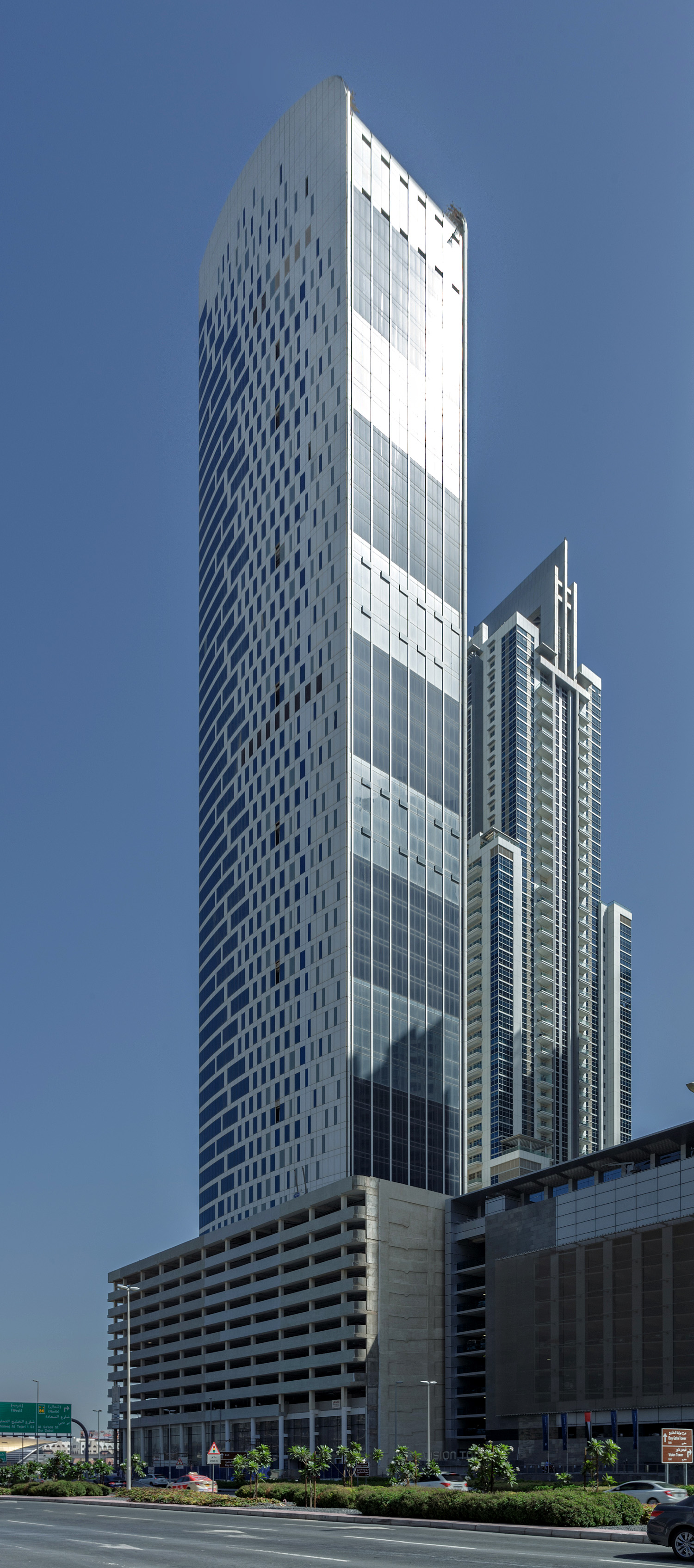 The Bay Gate, Dubai - View from the south. © Mathias Beinling